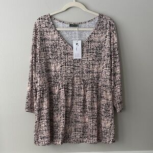 NWT Ofeefan Patterned Top